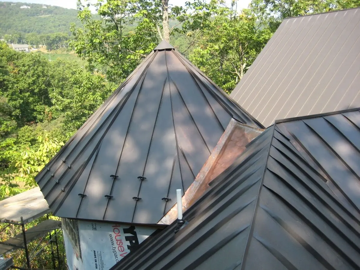 Professional Roof Tarp Installation by Craftsman Roofing in Traffic Circle
